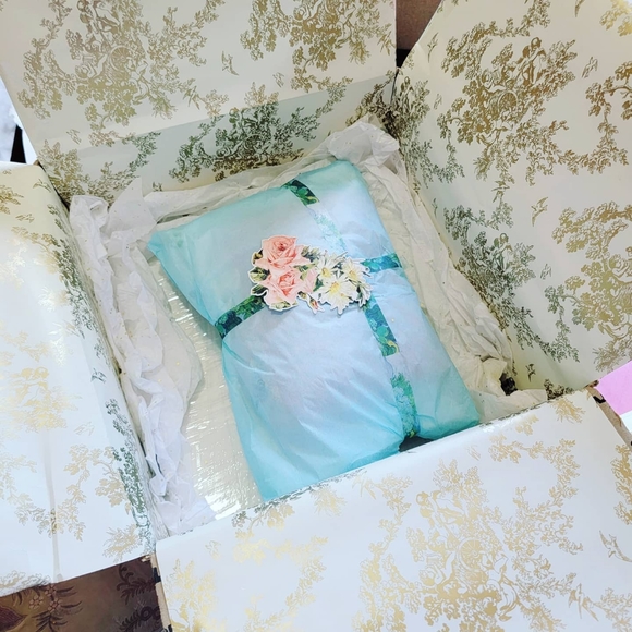 Ethereal Whimsical Vintage Pastel Cottagecore - Picture 8 of 16